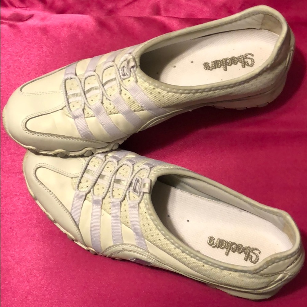 Skechers